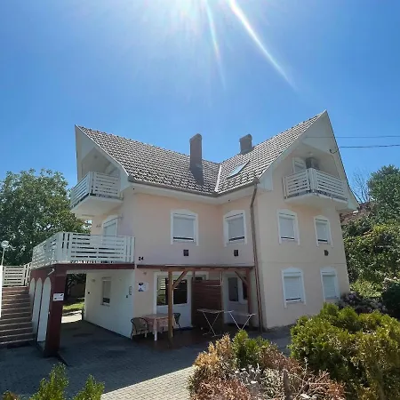 Daire Gitta Apartmanhaz *