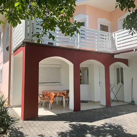 Gitta Apartmanhaz דירה *