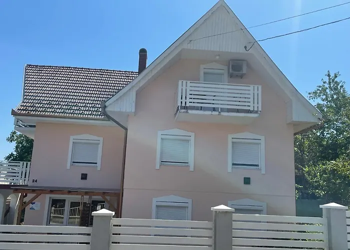 Gitta Apartmanhaz דירה *