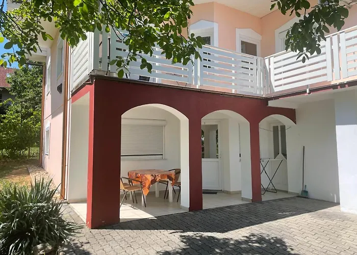 Gitta Apartmanhaz דירה *